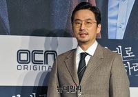 [포토] 멋진 수트핏 뽐내는 류승수