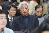 [포토] 교원 정치편향교육 대책 토론회 참석한 류석춘 교수