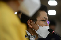 [포토] 마스크 쓴 황교안