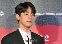 [포토] 멋진 수트핏 뽐내는 박정민