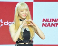 [포토] 시그니처 지원, 밝은 눈웃음