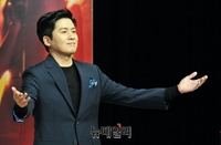 [포토] 블랙수트 입은 홍경민