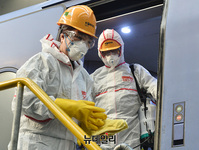 [포토] 코로나바이러스 확산 대응 'KTX 방역 소독'