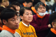 [포토] 진중권 교수 강연 지켜보는 안철수