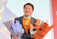 [포토] 국민당 창당준비위원장 추대된 안철수 