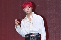 [포토] 더보이즈 선우 '강렬한 레드헤어'