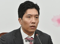 [포토] 자유한국당, 송한섭 전 검사 영입