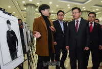 [포토] '6.25·천안함' 기념 국군문화 사진전 참석한 '황교안-심재철'