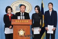 [포토] 자유한국당, '온 국민 문화누리 공약' 발표
