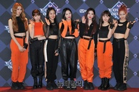 [포토] 싱그러운 손인사 하는 체리블렛