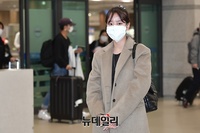 [포토] 에이프릴 나은, 마스크로 가릴수 없는 미모