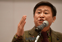 [포토] 남북통일당 홍보위원장 맡은 정성산 감독