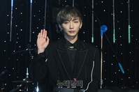 [포토] 디코이 메인보컬 성우, 반가운 손인사