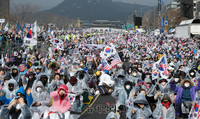 [포토] 우한폐렴 뚫고 광화문에 모인 우파 시민들