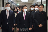 [포토] 영입인재 환영식 입장하는 '황교안-최승재-백대용'