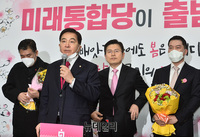 [포토] 영입인재 환영식, 인사말하는 심재철