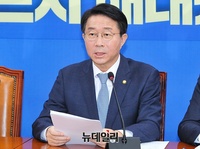 [포토] 발언하는 민주당 조정식 정책위의장