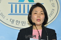 [포토] 민주당 '비례정당 창당' 관련 발언하는 전희경 