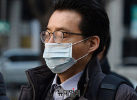 [포토] 퇴근길, '선택' 아닌 '필수'가 된 마스크