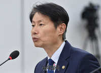 [포토] 질의에 답하는 김강립 보건복지부 차관