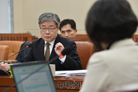 [포토] 국회 환노위 전체회의 참석한 이재갑 장관