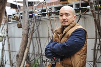 [포토] 연극 '언체인' 연출한 신유청 감독