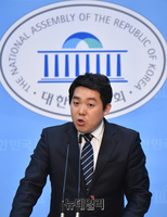 [포토] 대진연 고발 기자회견 갖는 김영국 미래통합당 당원모임 대표