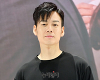 [포토] 강성민, 여심 저격한 진한 눈빛