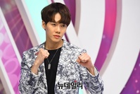 [포토] 이대원 "파이터 출신 트롯돌이에요"