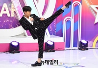 [포토] 태권도 국가대표 출신 트롯가수 나태주 '쭉쭉 뻗은 발차기'