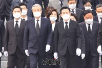 [포토] 현충원 참배 후 퇴장하는 미래통합당 