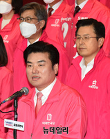 [포토] 통합당·한국당 '나라살리기, 경제살리기' 선언식, 발언하는 원유철 