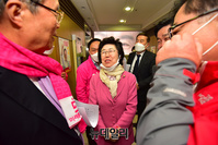 [포토] 통합당 안양 선거사무소 방문한 이은재 한국경제당 의원