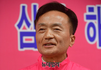 [포토] 민병덕 후보 사퇴 촉구하는 임호영 안양 동안갑 후보