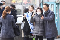 [포토] 광진을 선거유세 나선 '고민정-임종석'