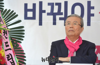 [포토] 인천 연수갑 선거사무소 방문한 김종인 위원장