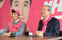 [포토] 이학재 후보 선거 사무소 찾은 김종인 총괄선대위원장