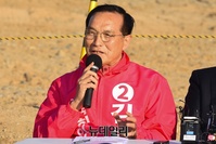 [포토] 인사말하는 김중로 미래통합당 세종갑 후보