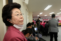 [포토] 통합당·한국당 강원권역 선대위 회의장 찾은 이은재