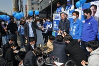 [포토] 김영진 민주당 후보 지원유세 나온 표창원 의원