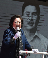 [포토] 황교안 후보 지원유세 나선 김을동 전 의원