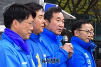 [포토] 경북 포항 찾아 지지호소하는 이낙연 선대위원장