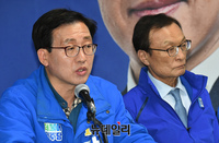 [포토] 지지호소 하는 강태웅 용산구 후보