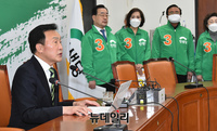 [포토] 지지호소 하는 손학규 민생당 상임선대위원장