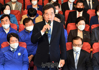 [포토] 이낙연 "총선 선거 개표결과 겸허하게 기다리겠다"