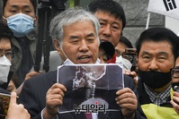 [포토] 엑스레이 사진 보여주는 전광훈 목사