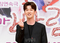 [포토] 훈훈함 가득한 배우 서현석