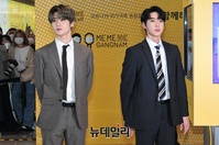 [포토] NCT 127 재현-도영 "기부하러 왔어요"