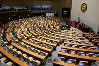 [포토] 국회, 대한민국 헌법 개정안 상정…통합당 전원 불참