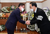 [포토] 주호영 부친 빈소 찾은 최기문 영천시장